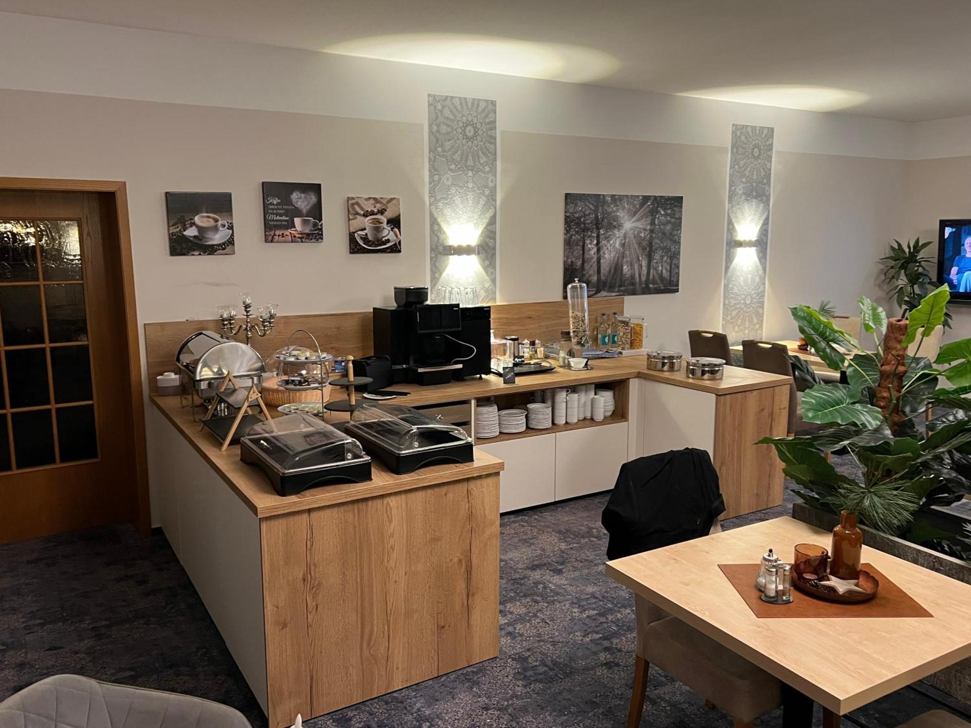 Gaestehaus Am Kurpark Hotel Garni Горн-Бад-Майнберґ Екстер'єр фото