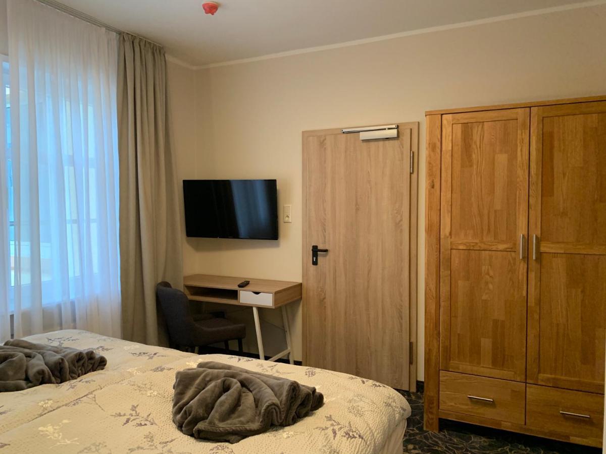 Gaestehaus Am Kurpark Hotel Garni Горн-Бад-Майнберґ Екстер'єр фото